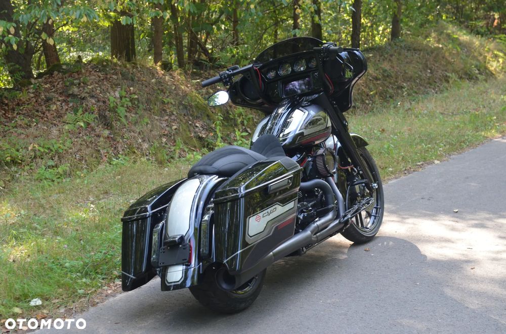 Harley-Davidson Touring Street Glide - 35