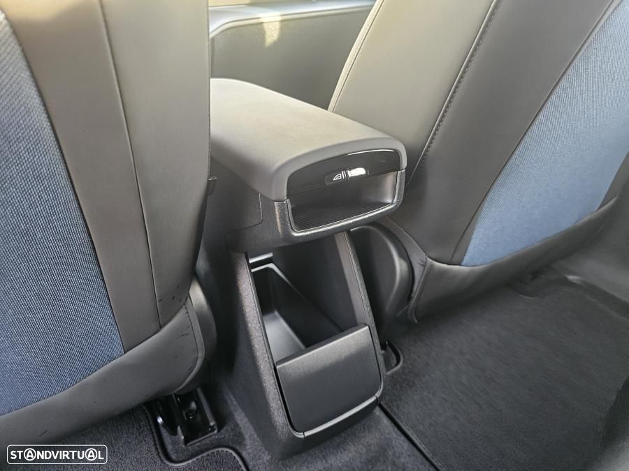 Volvo EX30 Single Motor Extended Range RWD Core - 31