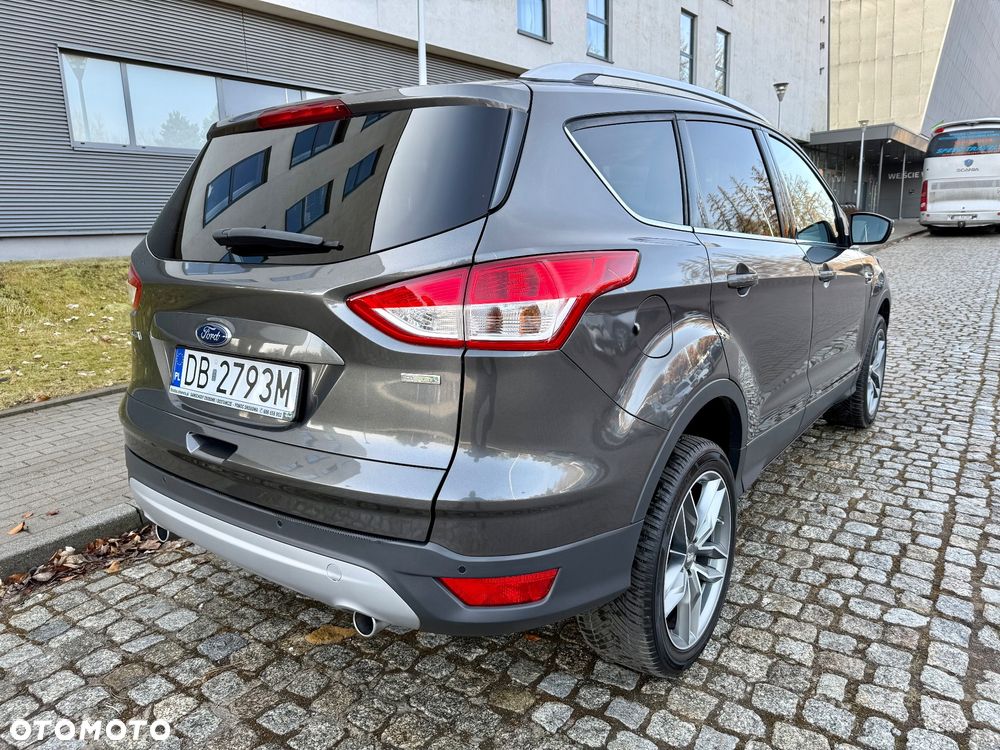Ford Kuga 1.5 EcoBoost 2x4 Titanium - 5