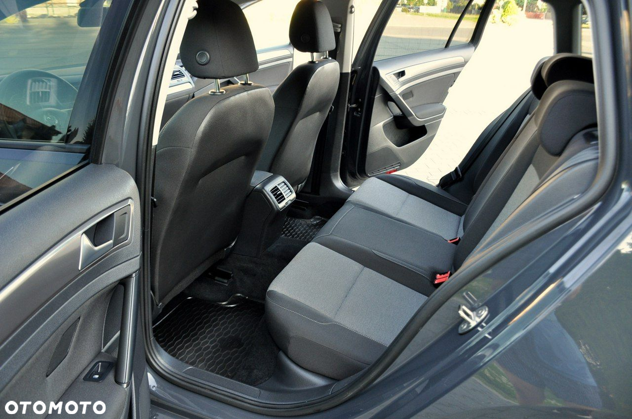Volkswagen Golf - 20