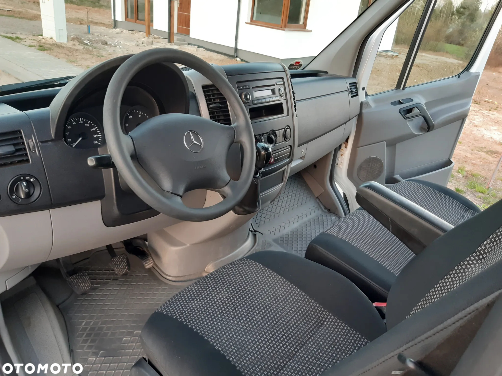 Mercedes-Benz Sprinter - 8