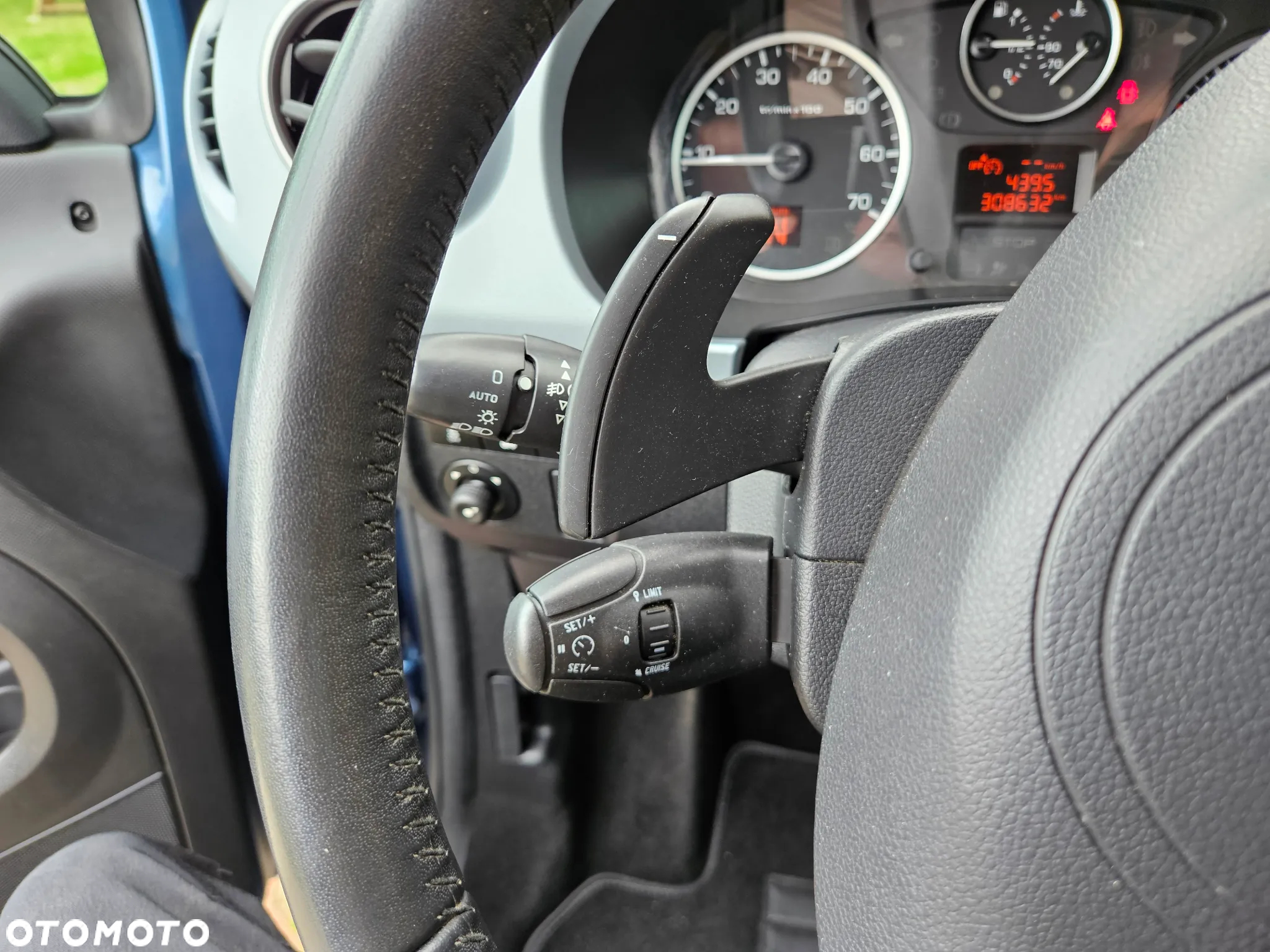 Citroën Berlingo e-HDi 90 FAP EGS6 Multispace - 8
