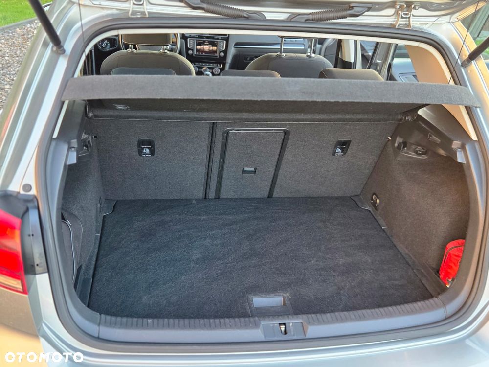 Volkswagen Golf - 5