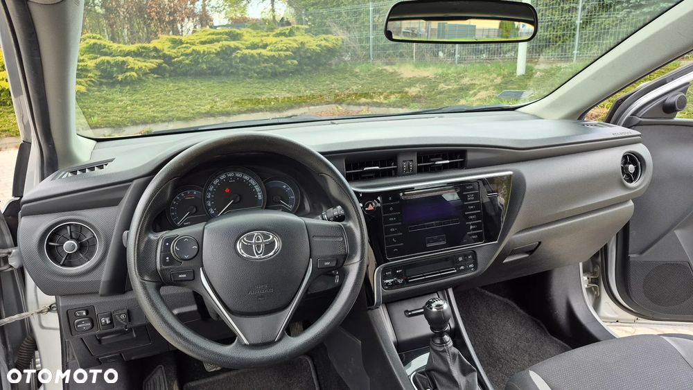 Toyota Auris - 10