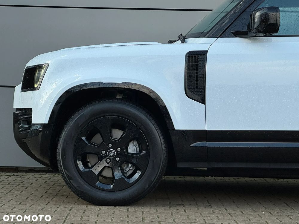 Land Rover Defender - 3