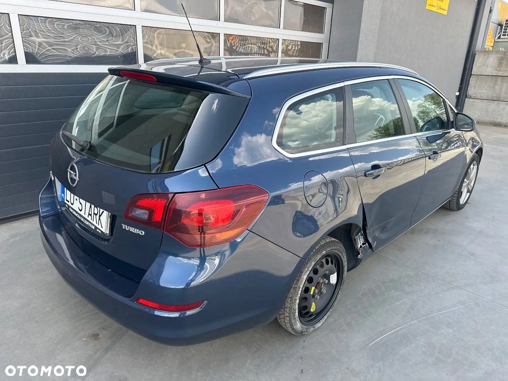 Opel Astra 1.4 Turbo Cosmo - 4