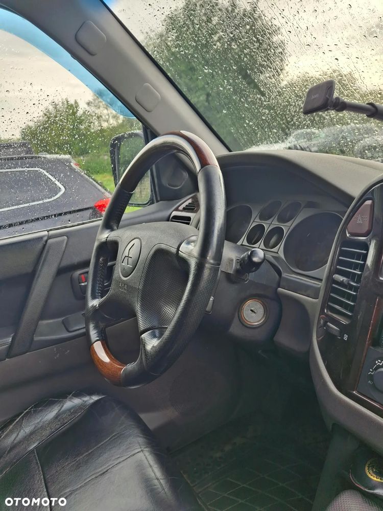 Mitsubishi Pajero 3.2 DID 7os - 9