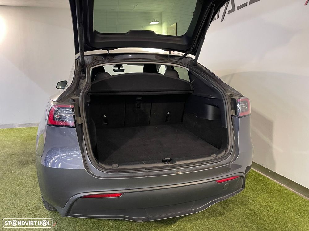 Tesla Model Y Long Range Dual Motor AWD - 41
