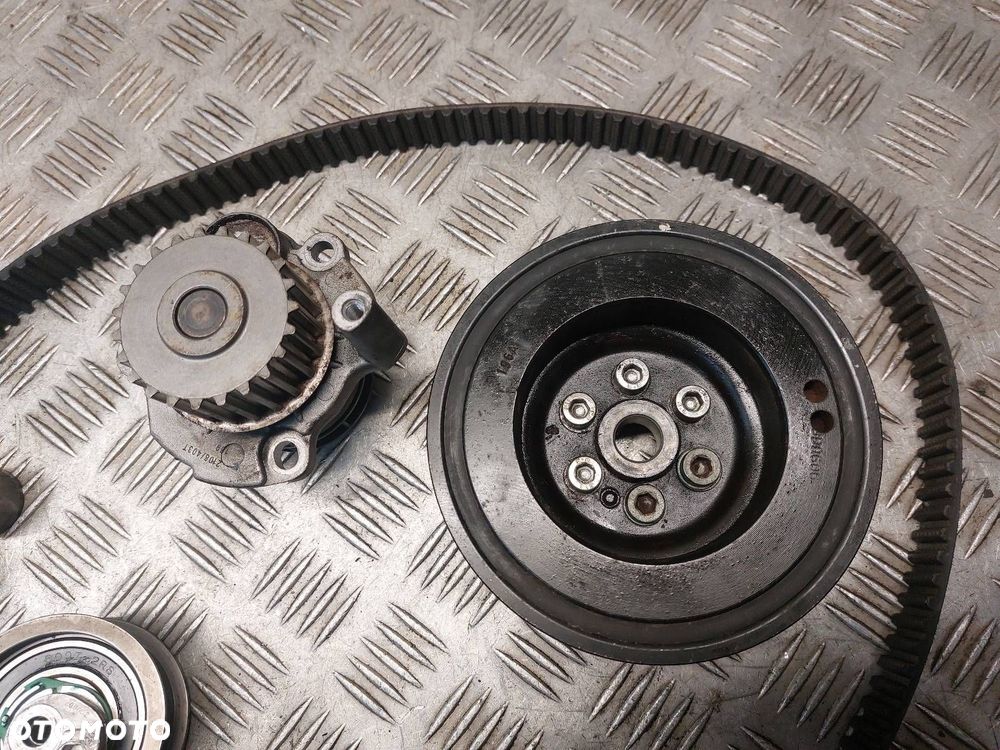 ROZRZĄD PASEK POMPA WODY VW GOLF V 2.0 FSI 06F105243J 979830 CT1088 - 9