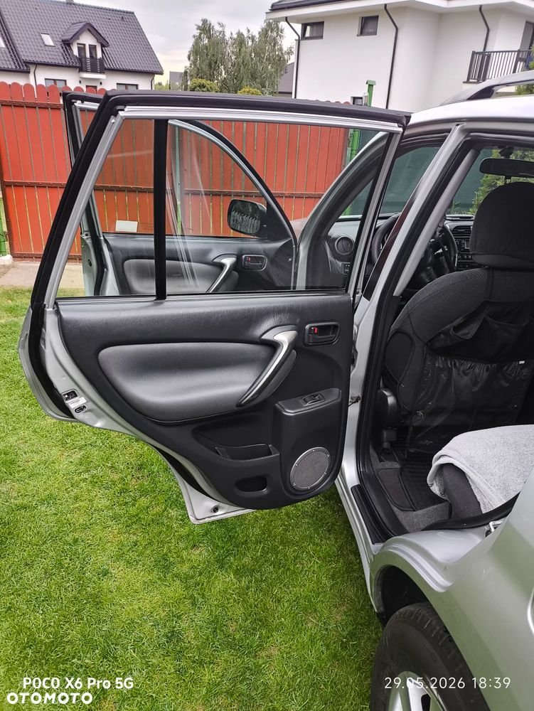 Toyota RAV4 1.8 VVT-i Terra 2WD - 30