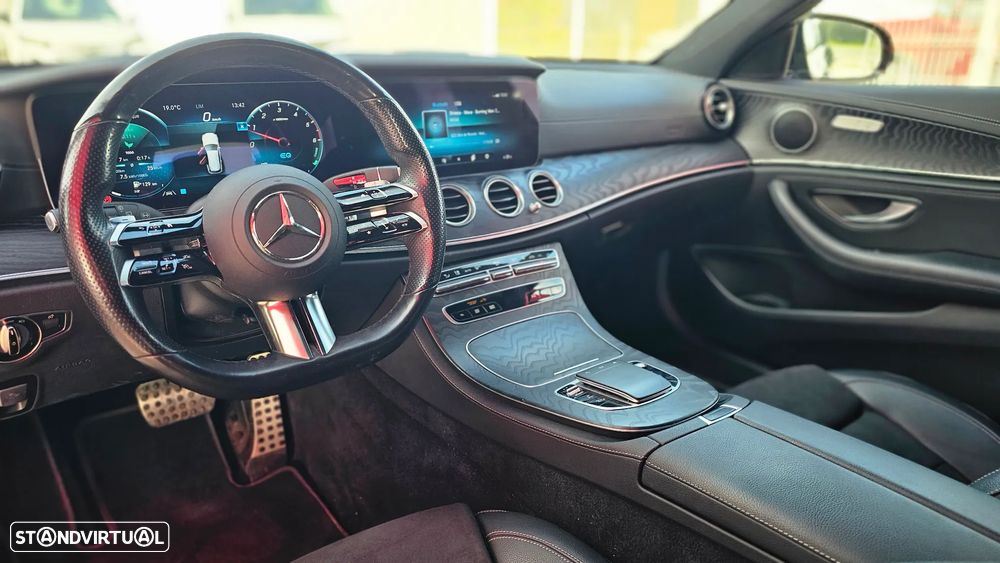 Mercedes-Benz E 300 de 4Matic 9G-TRONIC AMG Line - 23