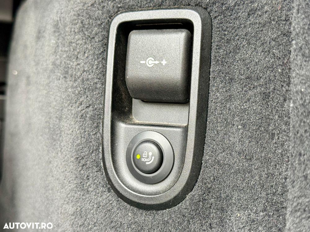 BMW Seria 5 540i xDrive Touring Aut. - 14