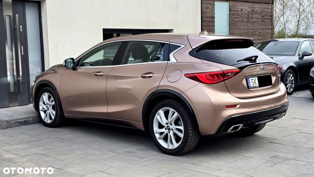 Infiniti Q30 1.6t Business Executive - 10
