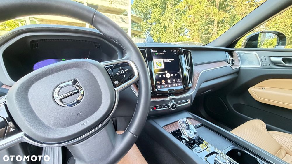 Volvo XC 60 B4 D AWD Ultimate Dark - 8