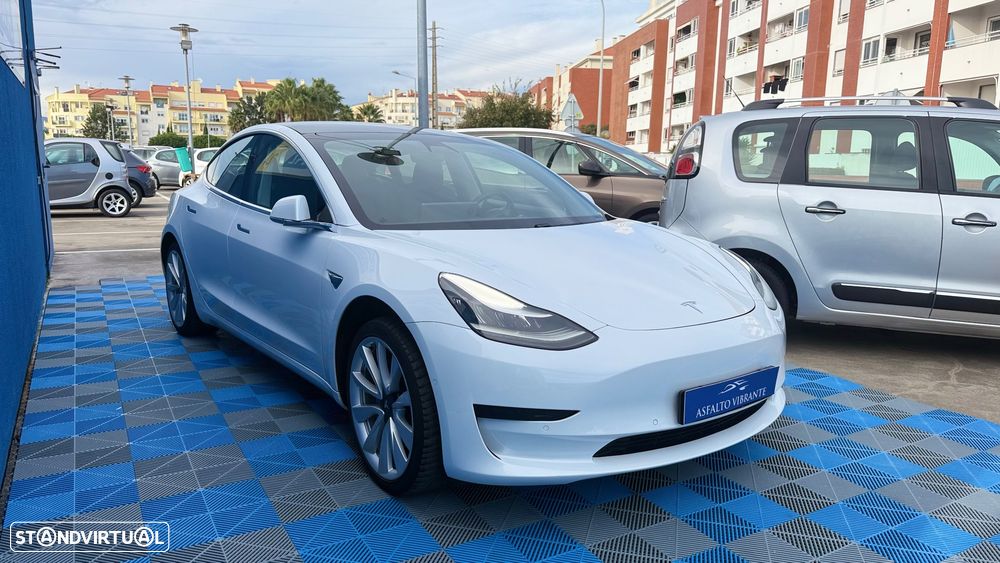 Tesla Model 3 Standard Range Plus RWD - 3