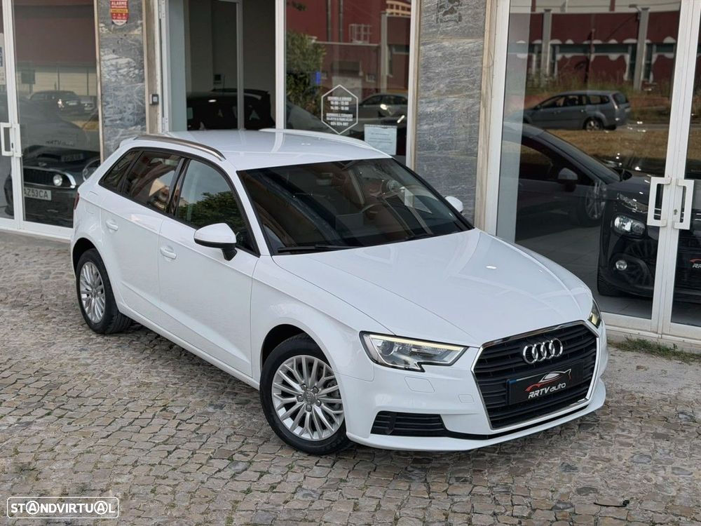 Audi A3 Sportback 1.6 TDI Design S tronic - 4
