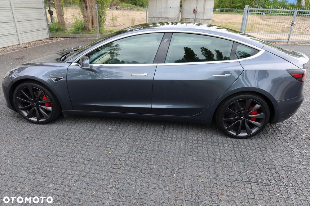Tesla Model 3 - 5