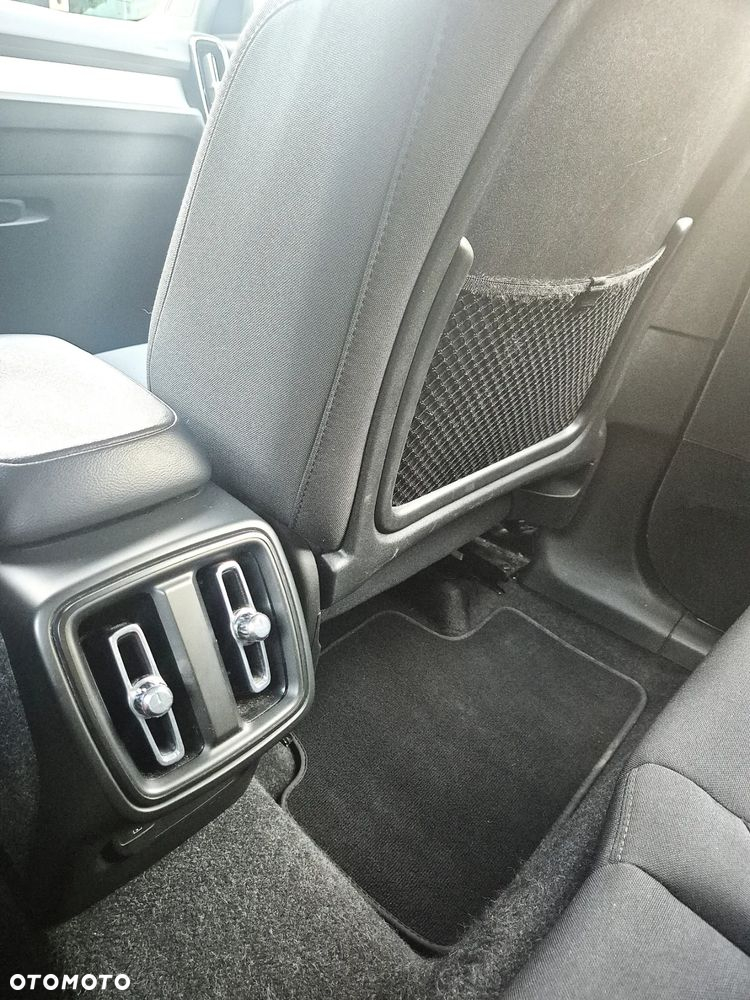 Volvo XC 40 T3 Momentum Pro - 15