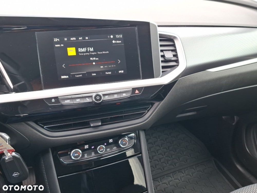Opel Grandland 1.2 T Business Edition S&S - 24