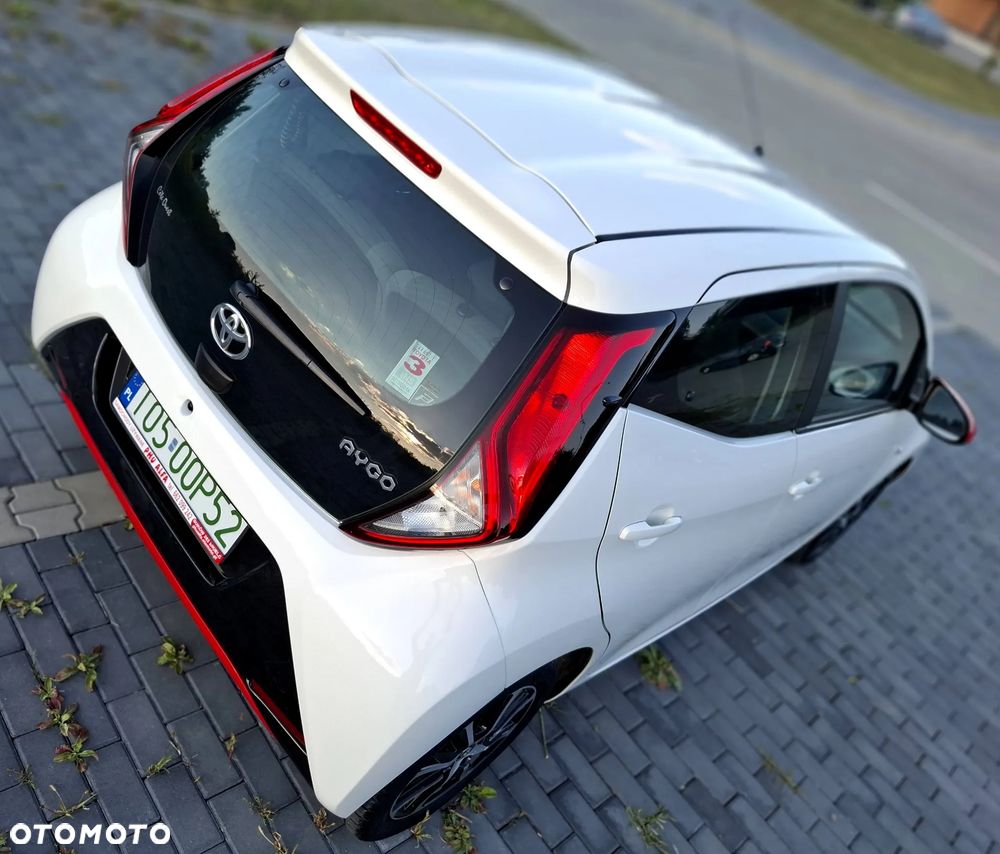Toyota Aygo x-play connect - 22
