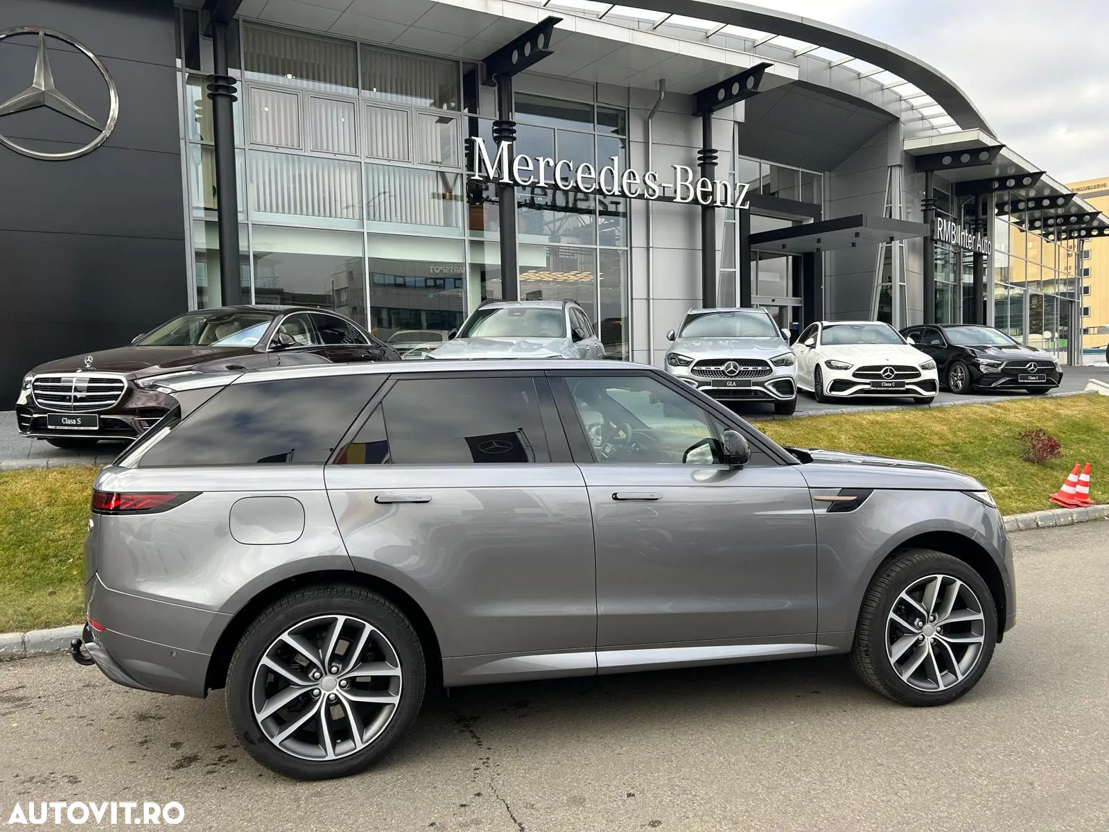Land Rover Range Rover Sport 3.0 I6 D250 MHEV Dynamic SE - 4