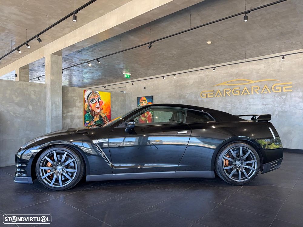 Nissan GT-R Premium Edition - 1