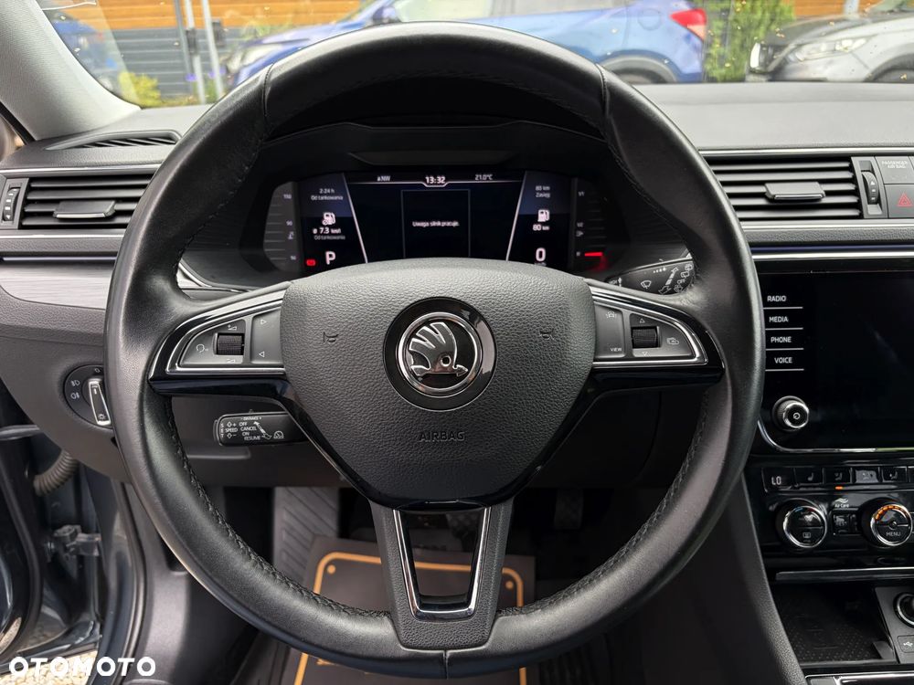 Skoda Superb 2.0 TDI DSG Sportline - 22