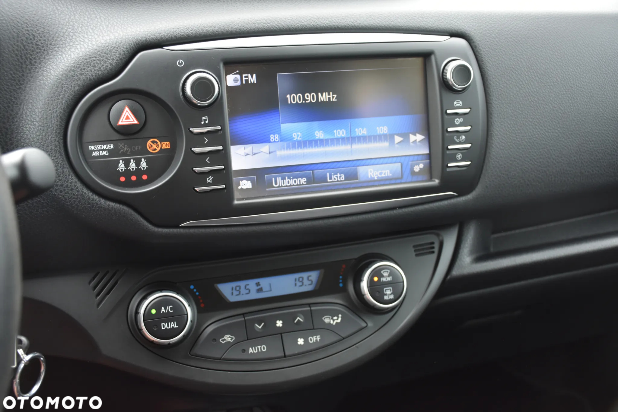 Toyota Yaris ver-hybrid-100-dynamic - 12