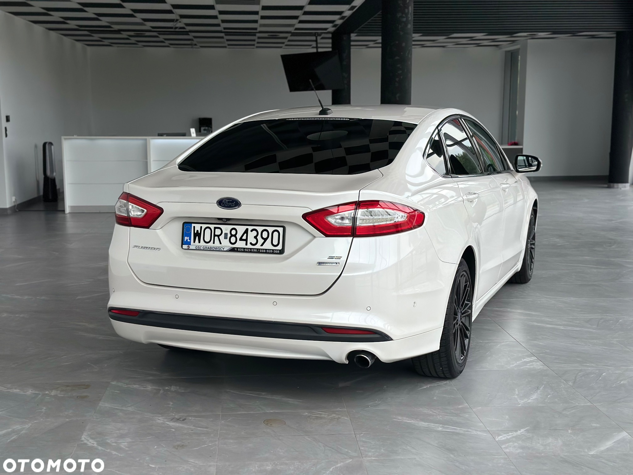 Ford Fusion - 9