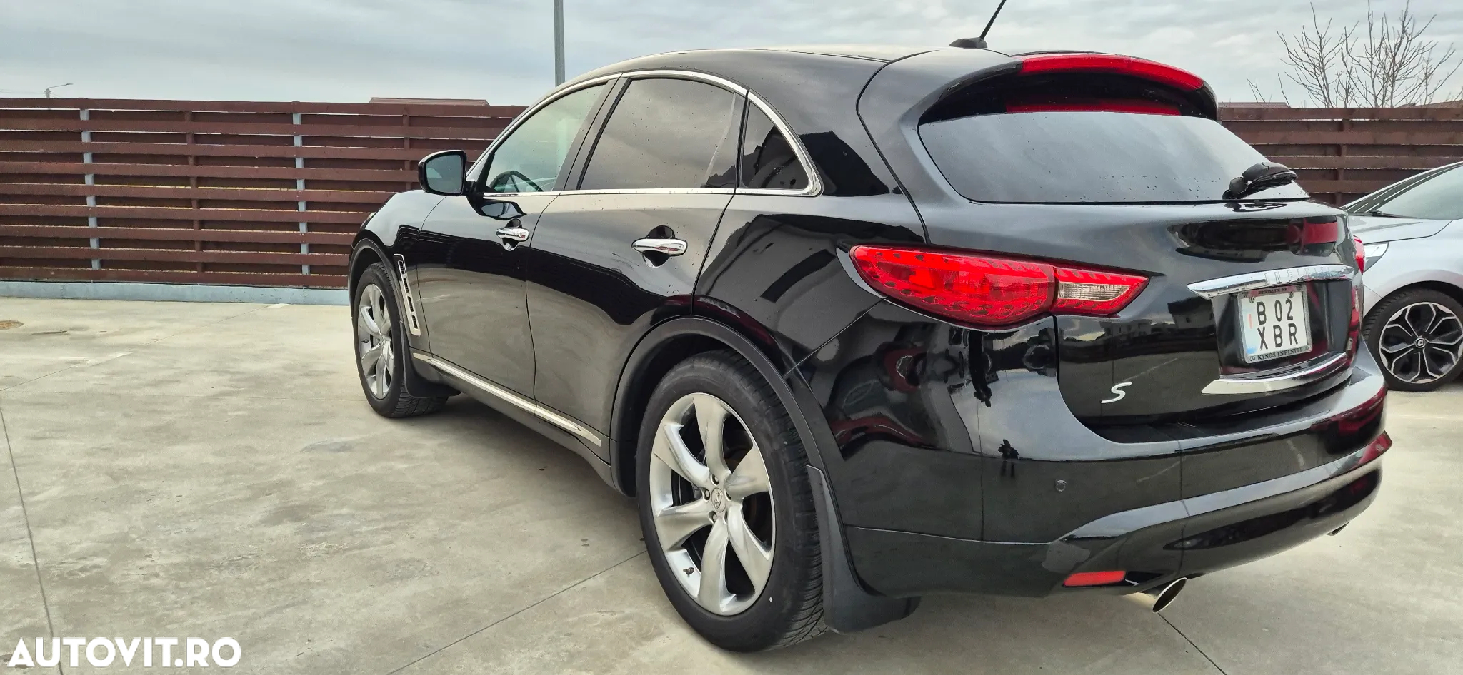 Infiniti FX 50 FX50 5.0L V8 S Premium AWD - 4