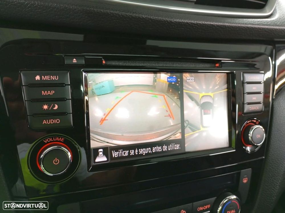 Nissan Qashqai 1.5 dCi N-Connecta J18 - 9