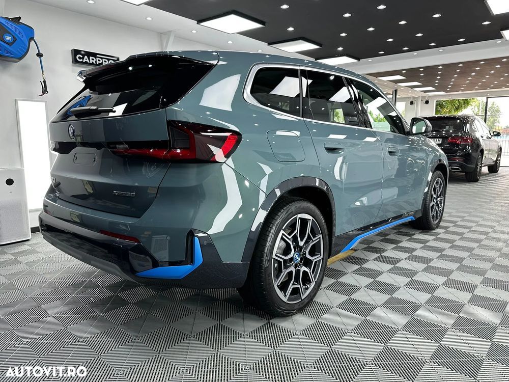 BMW iX1 xDrive30 - 18