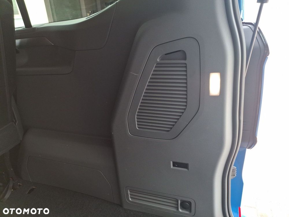 Volkswagen Caravelle - 20