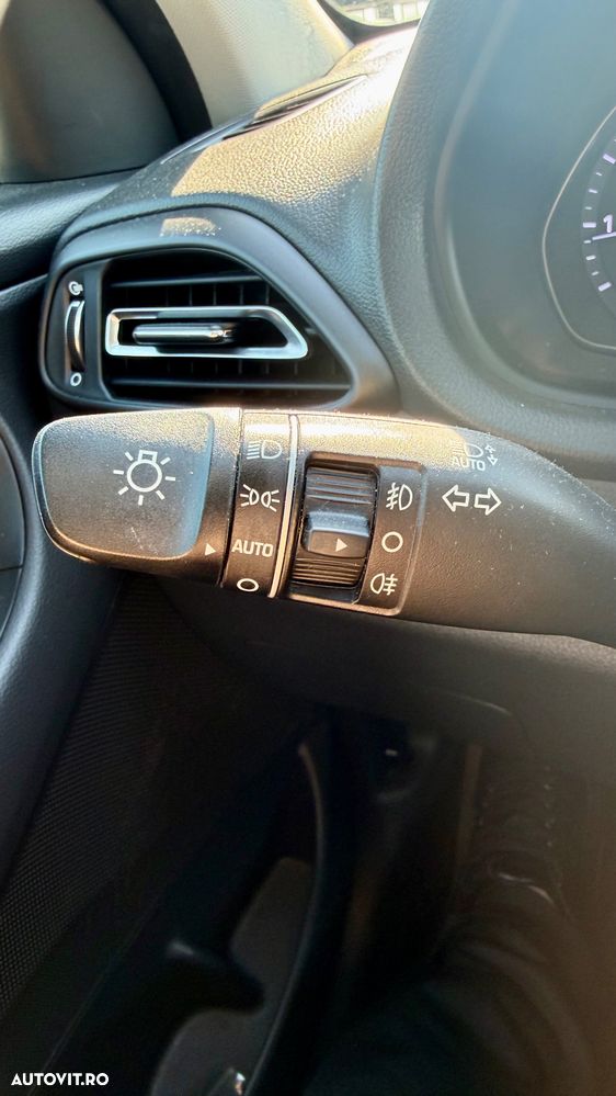 Hyundai i30 1.5 110CP 5DR M/T Highway - 27