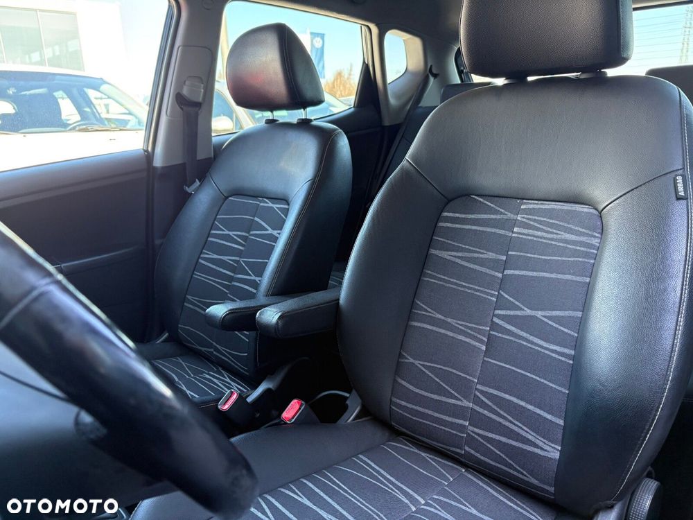 Kia Venga - 13