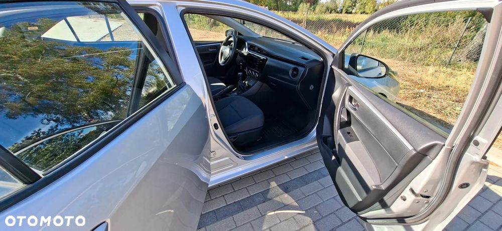 Toyota Corolla - 2