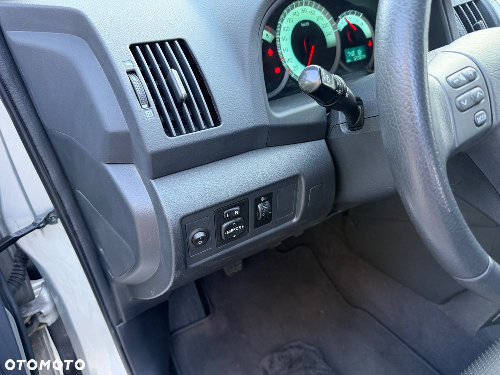 Toyota Corolla Verso 1.8 Sol 7os - 17