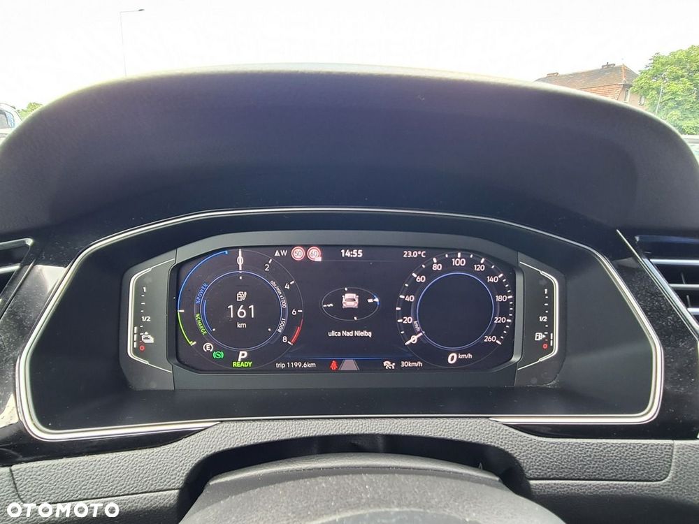 Volkswagen Passat - 24