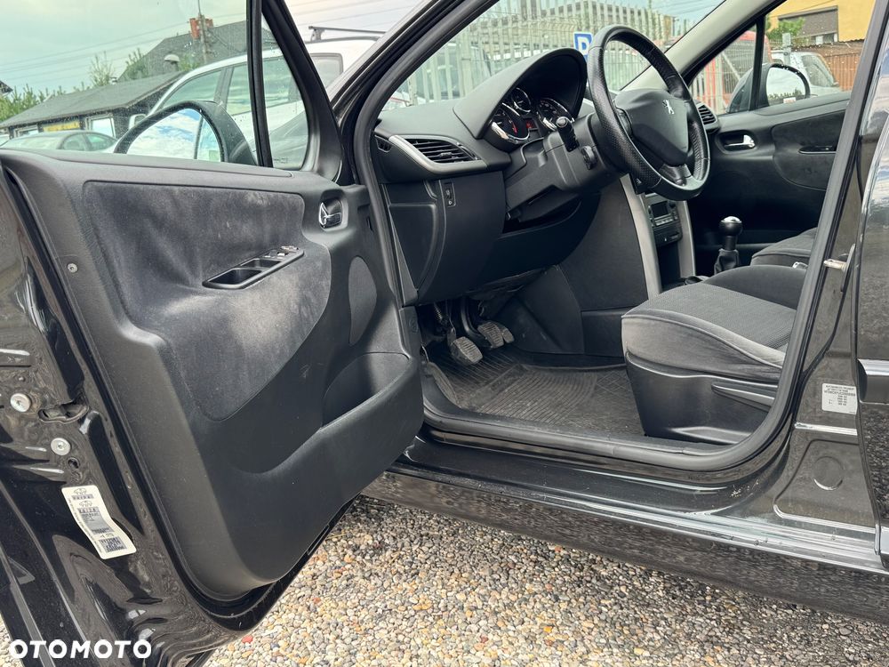 Peugeot 207 - 10