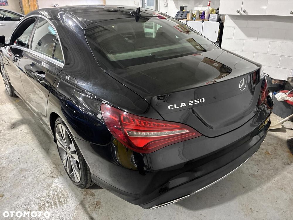 Mercedes-Benz CLA 250 4Matic 7G-DCT - 6