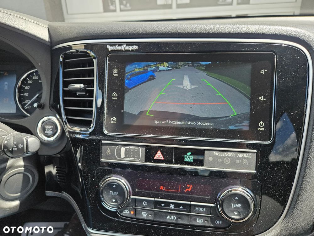 Mitsubishi Outlander 2.0 Intense + Navi 4WD CVT - 14