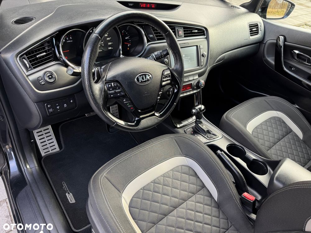 Kia Ceed 1.6 CRDi 136 DCT ISG SW GT Line - 17