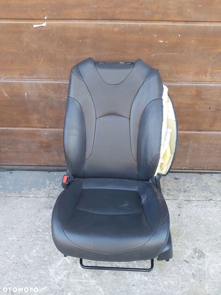 Toyota Prius IV 1,8 xw50 Fotel lewy przód skóra UK - 2