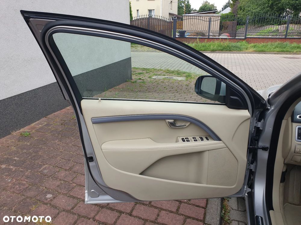 Volvo V70 D4 Geartronic Linje Svart - 22
