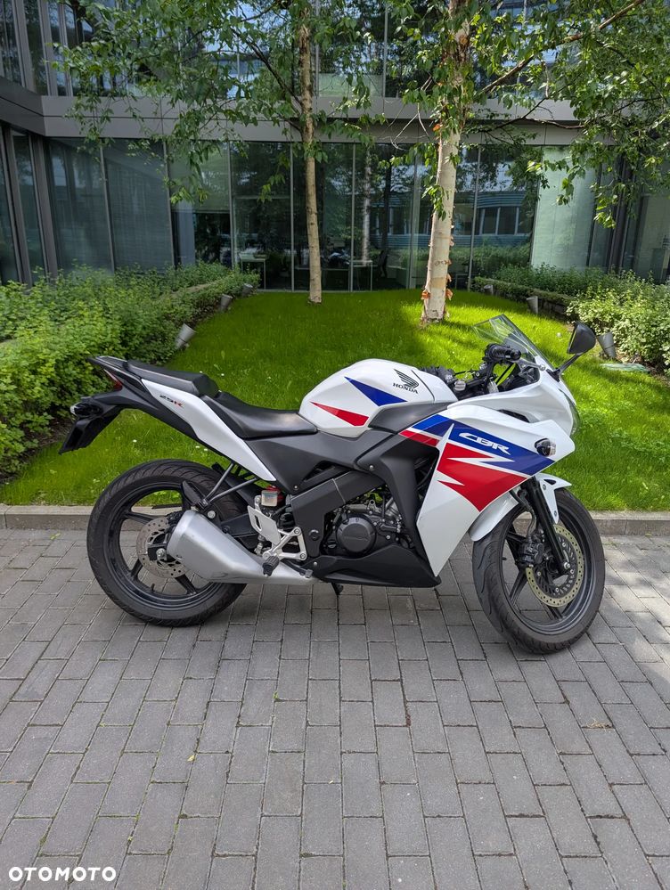 Honda CBR - 1
