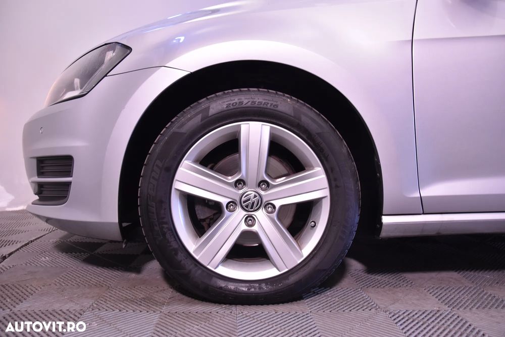 Volkswagen Golf - 13