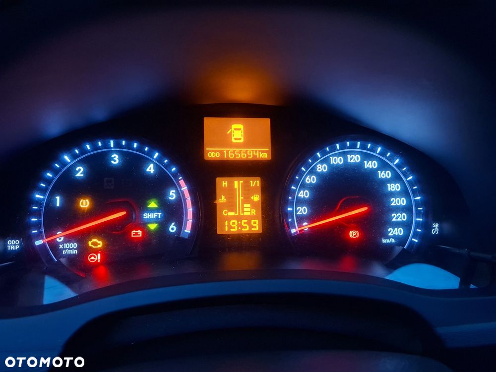 Toyota Avensis 2.0 D-4D - 8