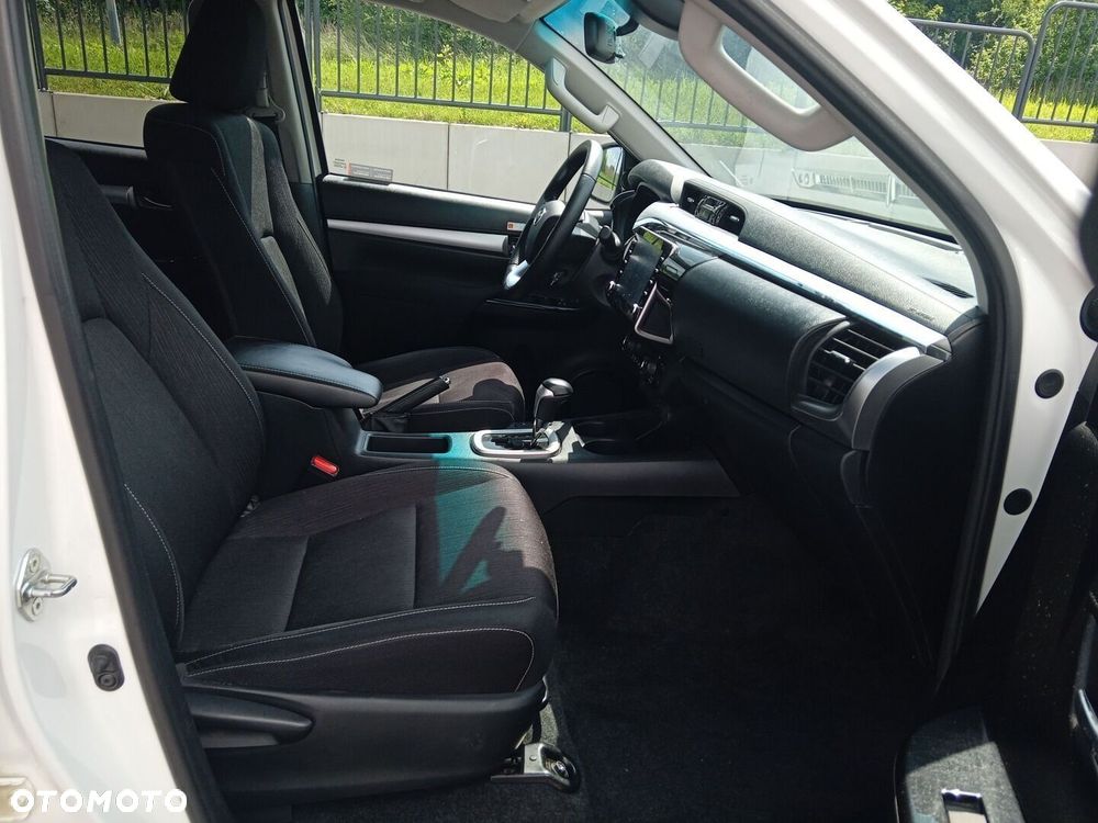 Toyota Hilux - 10