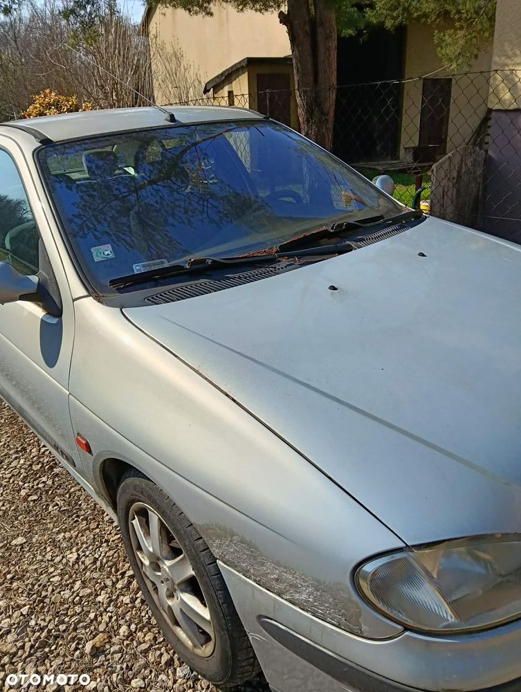 Renault Megane 1.6 - 4
