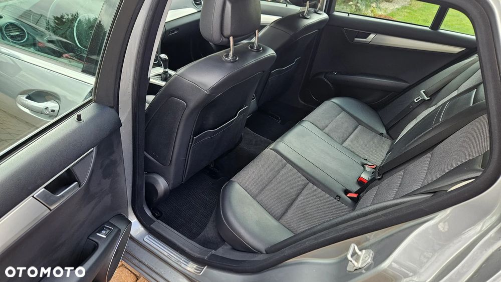 Mercedes-Benz Klasa C 180 Kompressor BlueEFFICIENCY Avantgarde - 15